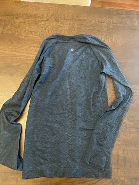 lululemon athletica Long Sleeve Crew Top - Heathered Dark Gray